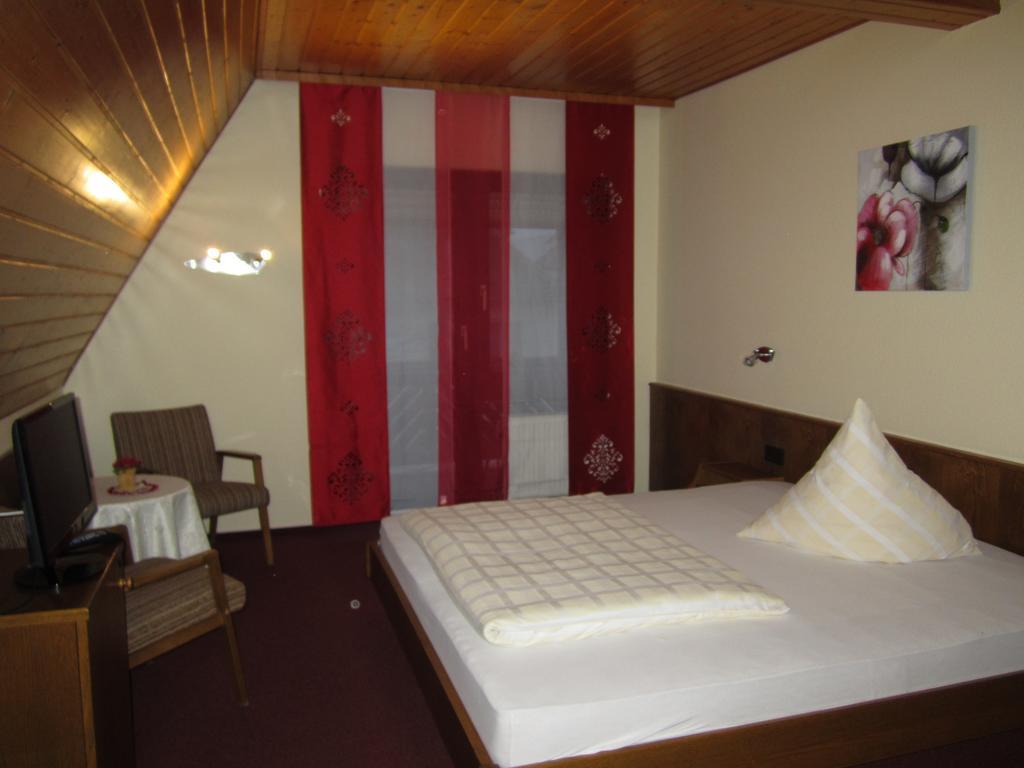 Hotel Waldparkstube Bad Schonborn Exterior foto