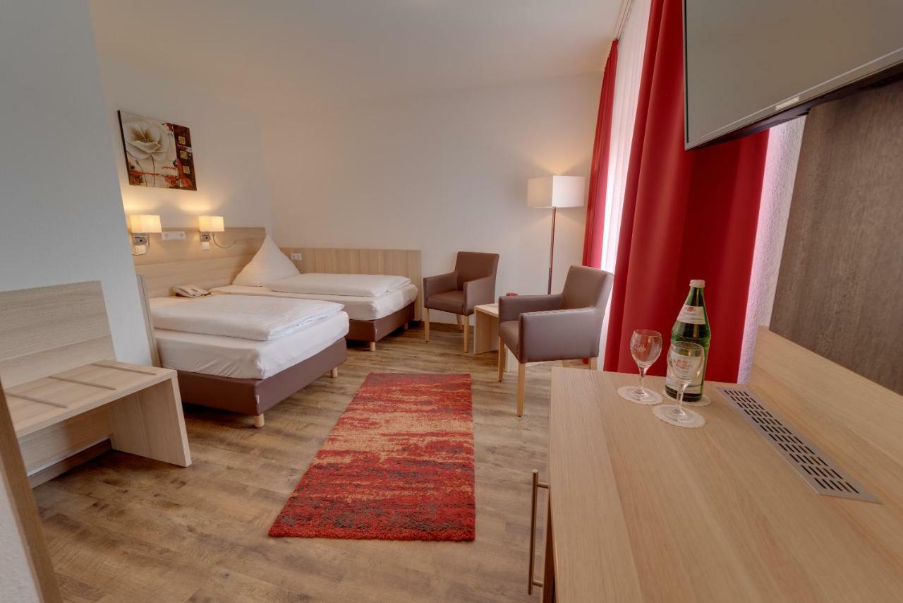 Hotel Waldparkstube Bad Schonborn Exterior foto