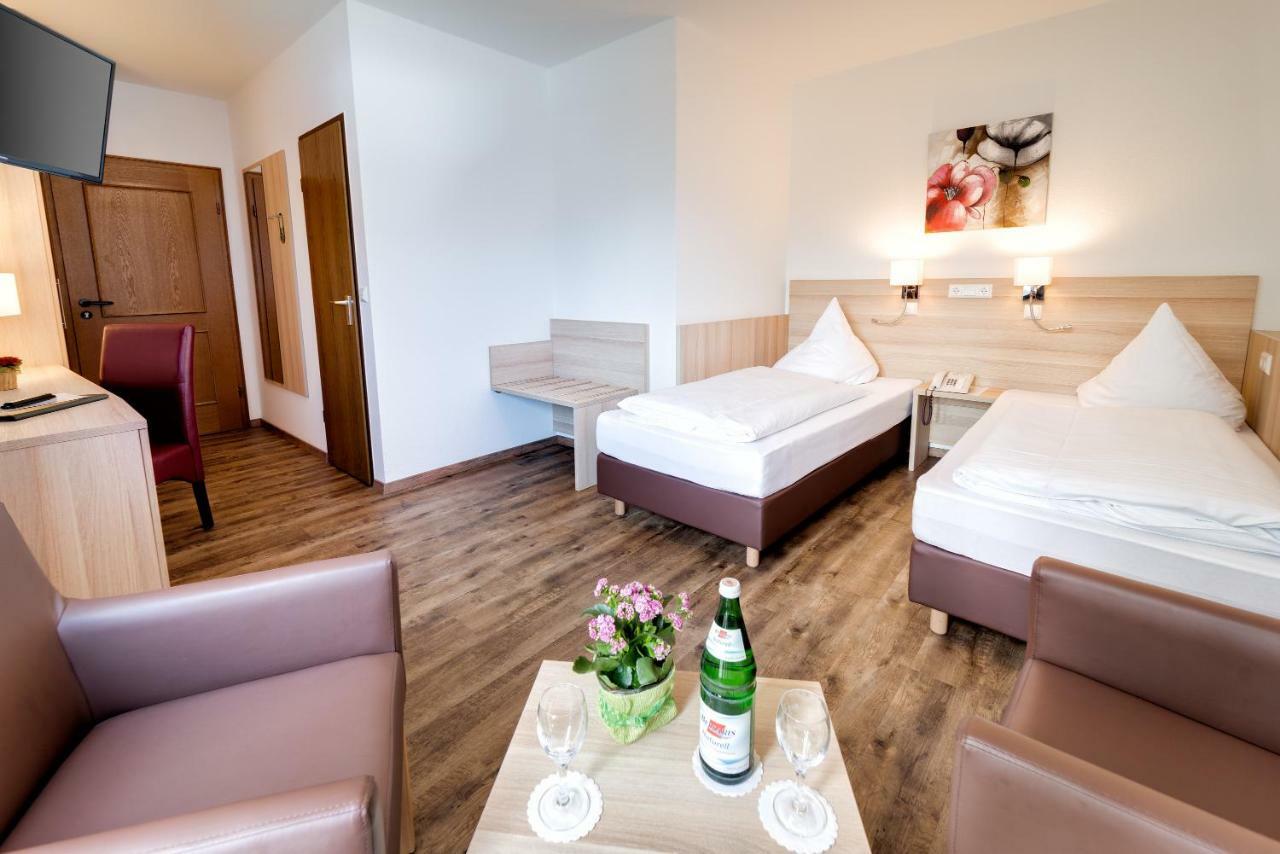 Hotel Waldparkstube Bad Schonborn Exterior foto