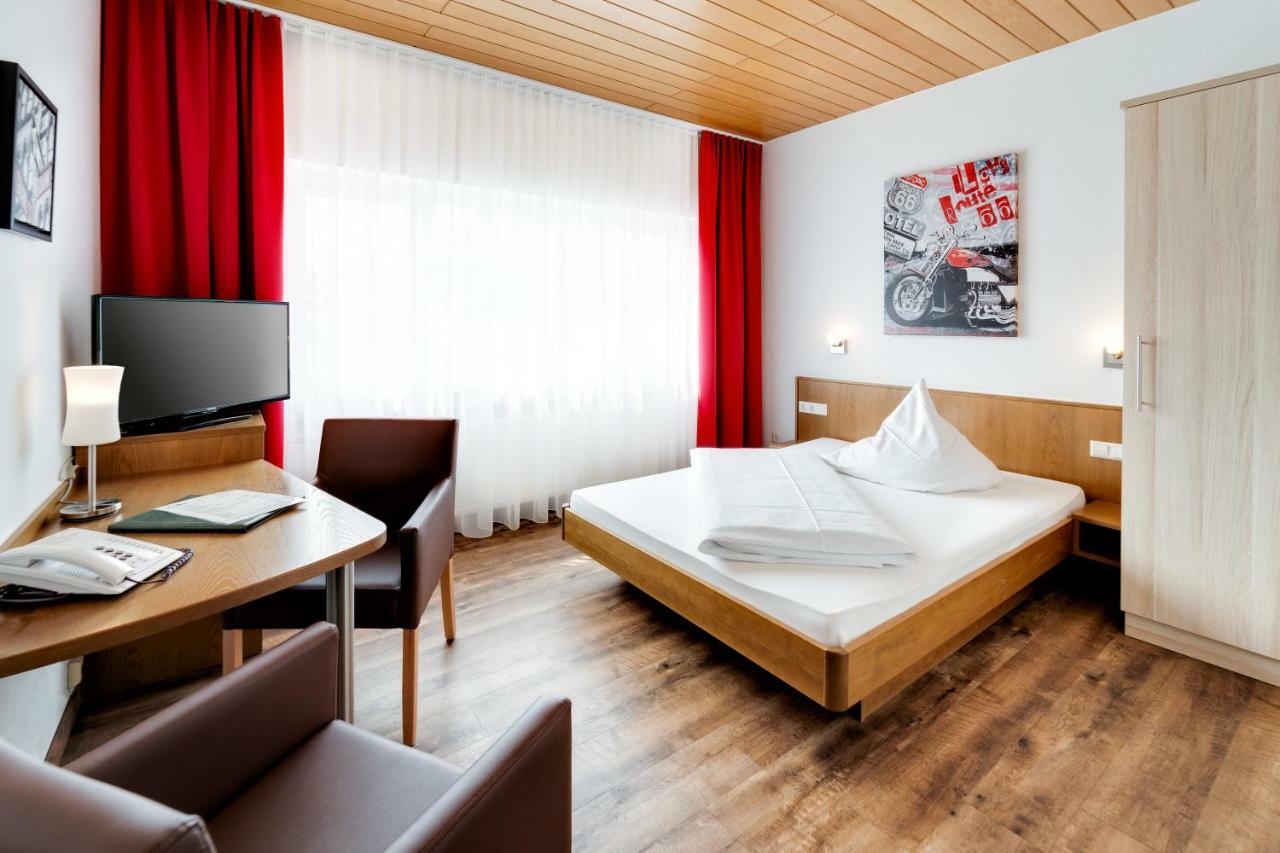 Hotel Waldparkstube Bad Schonborn Exterior foto