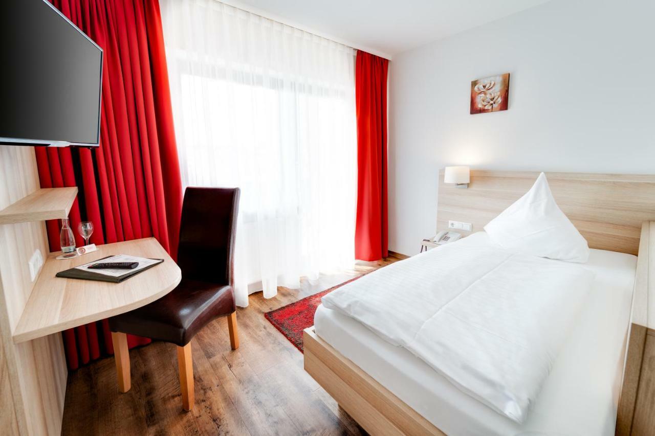 Hotel Waldparkstube Bad Schonborn Exterior foto